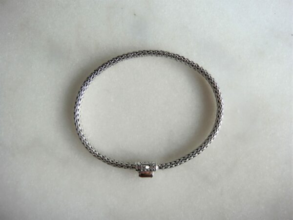 Bracelet homme argent avec grenat – vue du dessus, bijou haut de gamme