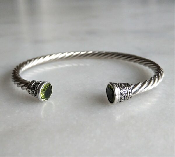 Bracelet homme torsadé en argent avec pierres vertes naturelles
